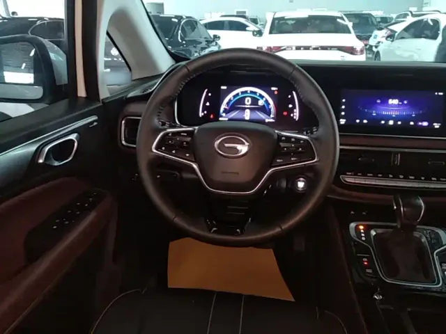GAC Trumpchi M6 — Фото автомобиля 10