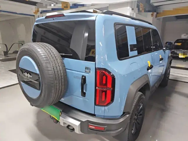 BYD FangChengBao Leopard 5 — Фото автомобиля 6