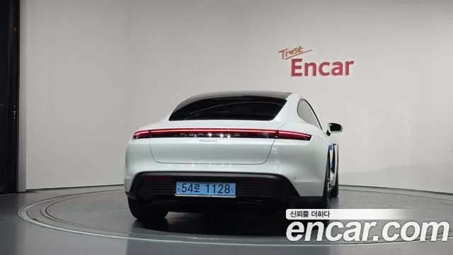 Porsche Taycan Taycan Khan — Фото автомобиля 4