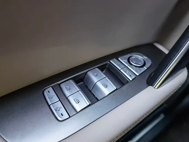 BYD Tang — Фото автомобиля 14