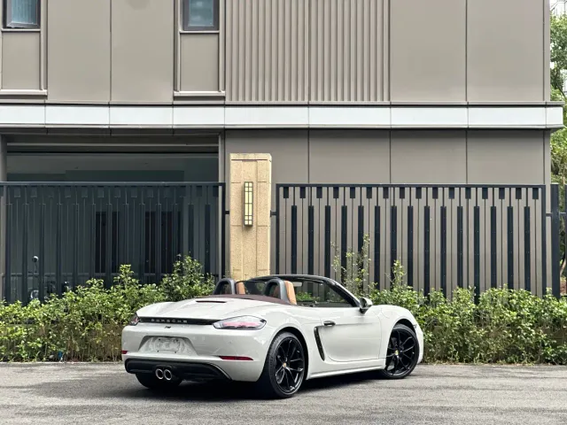 Porsche 718 — Фото автомобиля 4