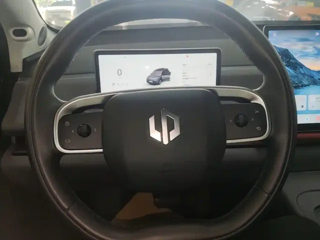 Leapmotor C10 — Фото автомобиля 10