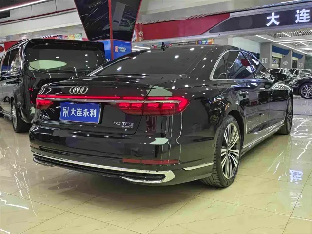 Audi A8 — Фото автомобиля 14