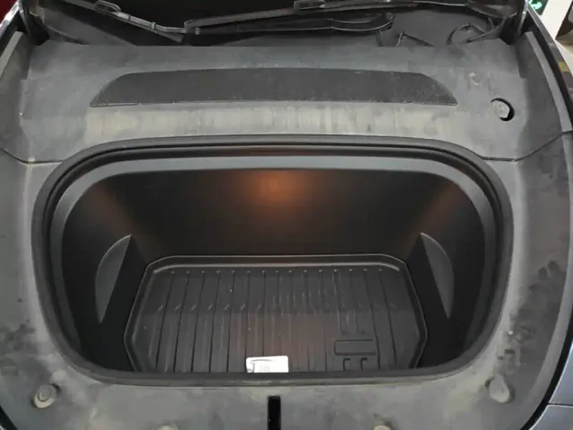 Tesla Model Y — Фото автомобиля 19