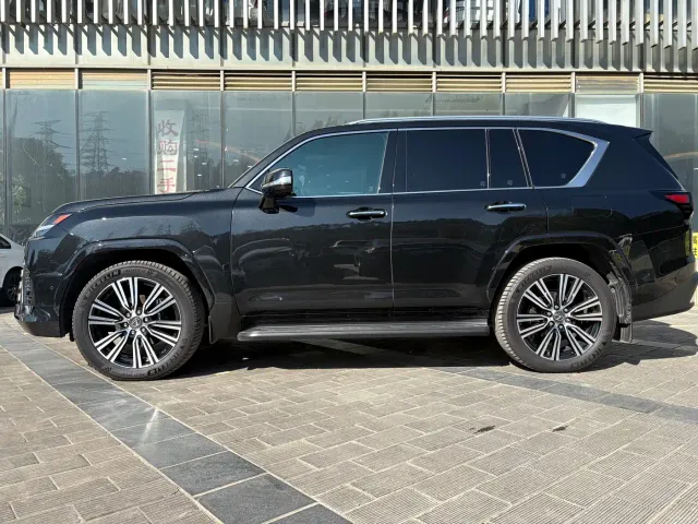 Lexus LX — Фото автомобиля 3