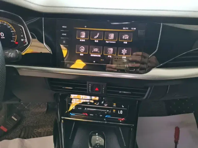 Volkswagen Passat — Фото автомобиля 12