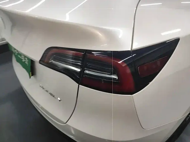 Tesla Model Y — Фото автомобиля 7