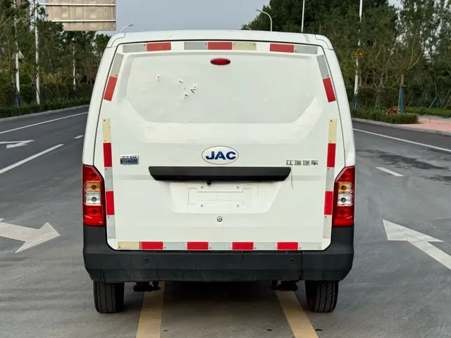 JAC Motors Blue Cat — Фото автомобиля 5