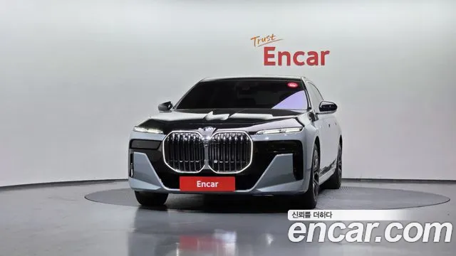 BMW 7-Series — Фото автомобиля 3