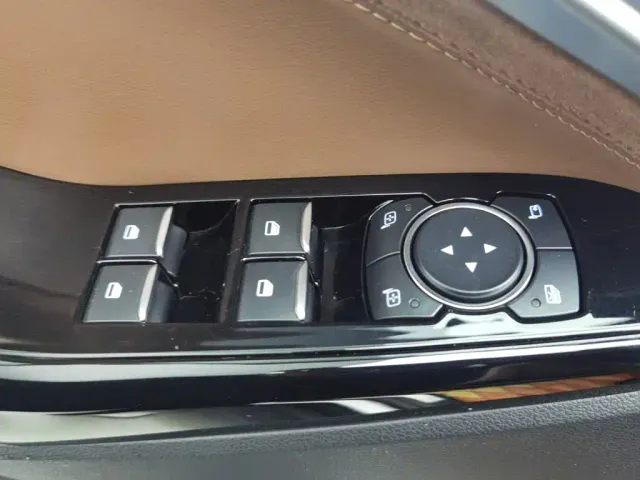 Ford Explorer — Фото автомобиля 9
