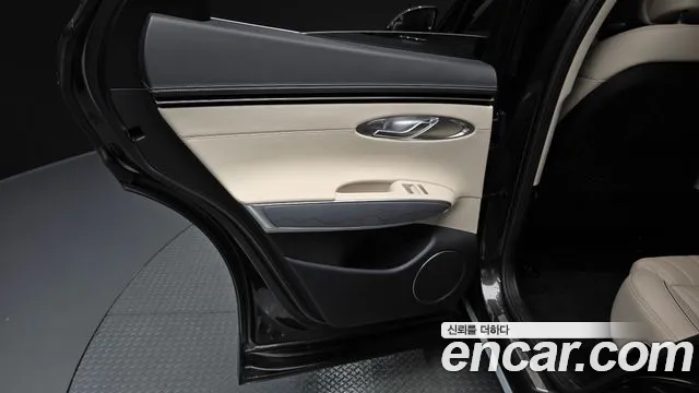 Genesis GV70 — Фото автомобиля 14