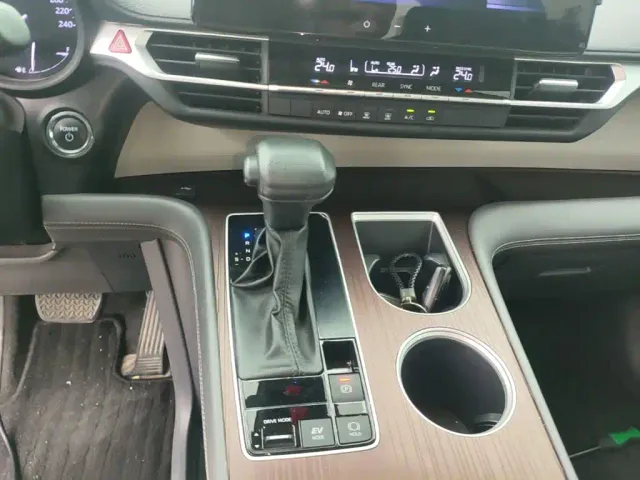 Toyota Granvia — Фото автомобиля 13