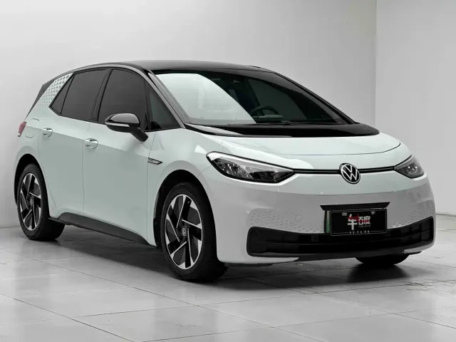 Volkswagen ID.3 — Фото автомобиля 3