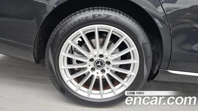 Mercedes-Benz E-Class — Фото автомобиля 5