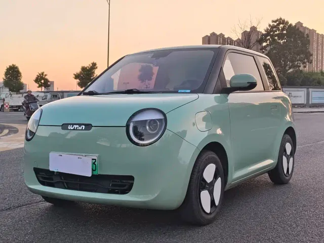 Фотография автомобиля — Changan Lumin