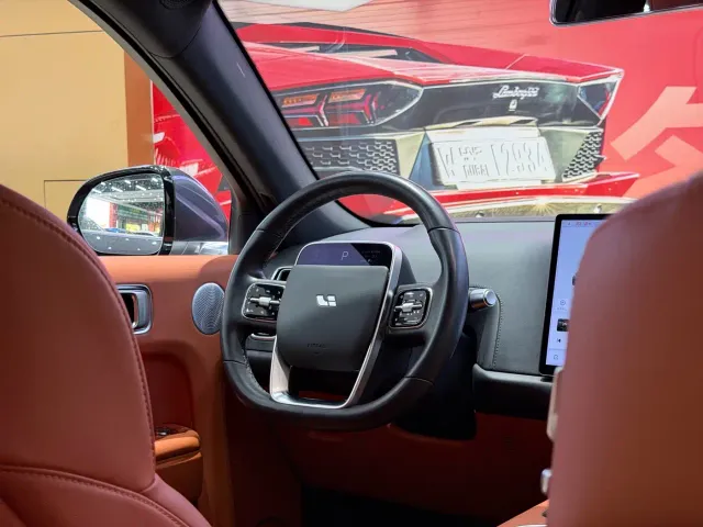 Li Auto L7 — Фото автомобиля 11