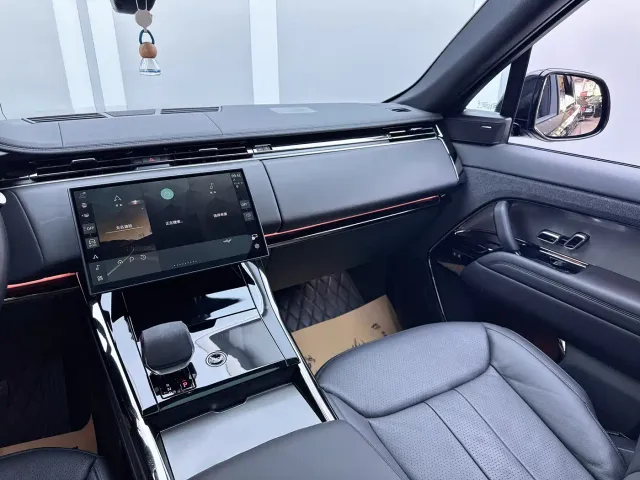 Land Rover Range Rover Sport — Фото автомобиля 6