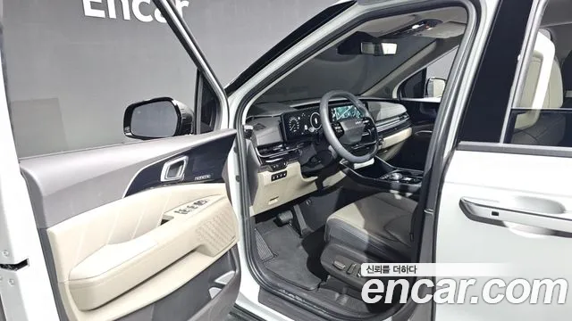 Kia Carnival Generation 4 — Фото автомобиля 10