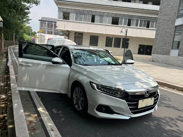 Honda Accord — Фото автомобиля 21