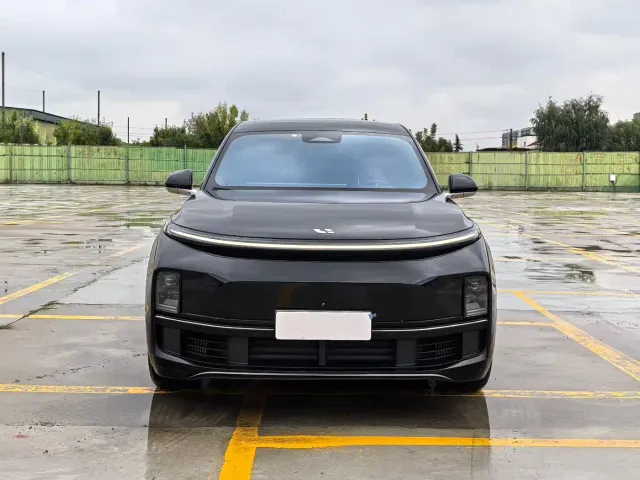 Li Auto L8 — Фото автомобиля 2