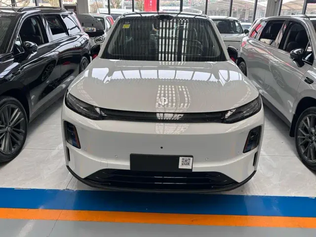 Leapmotor C10 — Фото автомобиля 2