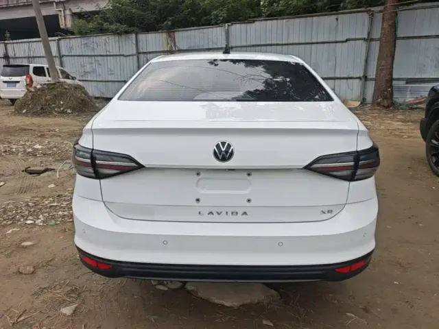 Volkswagen Lavida — Фото автомобиля 5
