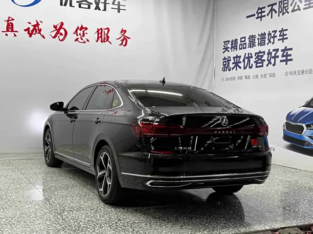 Volkswagen Passat — Фото автомобиля 15