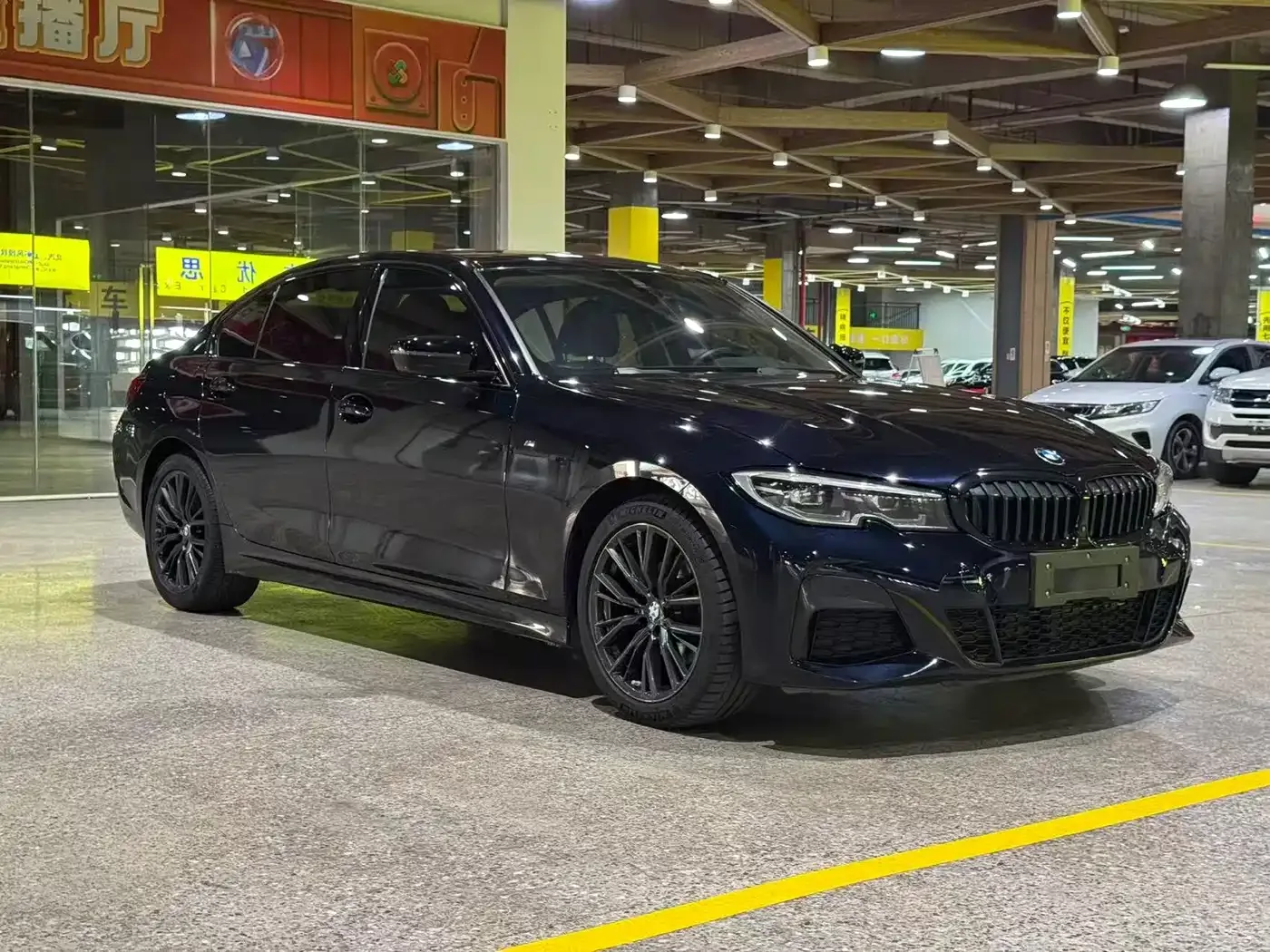 BMW BMW 3 Series 2022 325Li M Sport Shadow Edition — Фото автомобиля 3