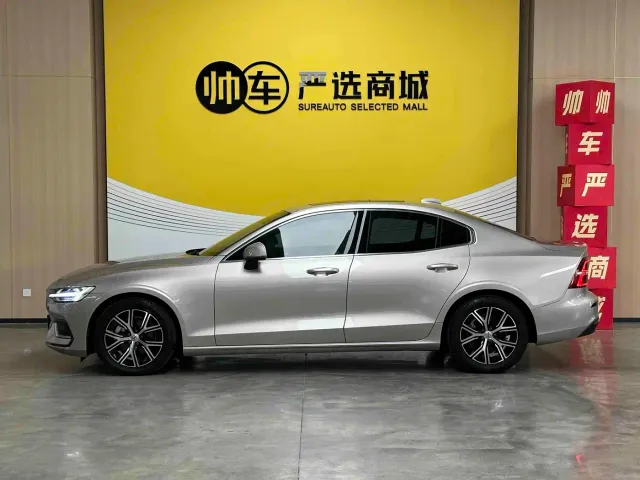 Volvo S60 — Фото автомобиля 4