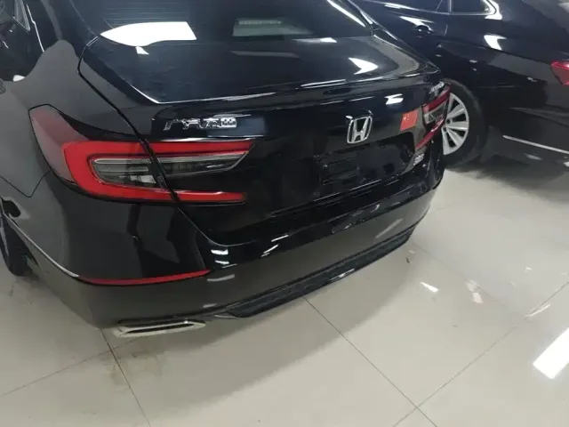Honda Accord — Фото автомобиля 4