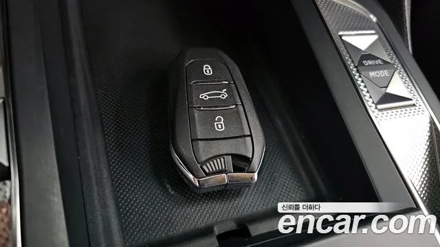 Citroen-DS DS3 — Фото автомобиля 26