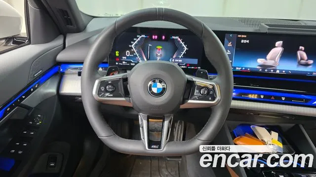 BMW 5 Series G60 — Фото автомобиля 19