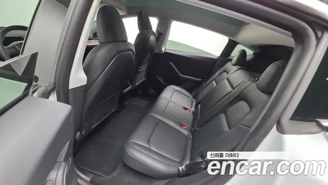 Tesla Model Y — Фото автомобиля 16