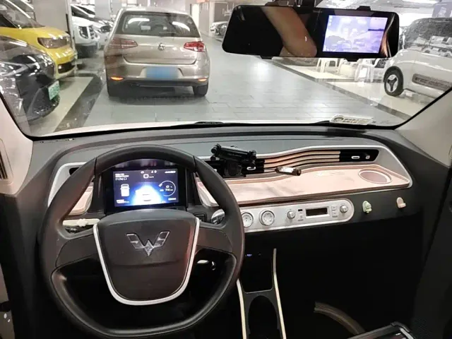 Wuling Hongguang Mini EV — Фото автомобиля 9