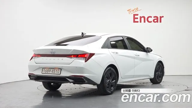 Hyundai Avante CN7 — Фото автомобиля 2