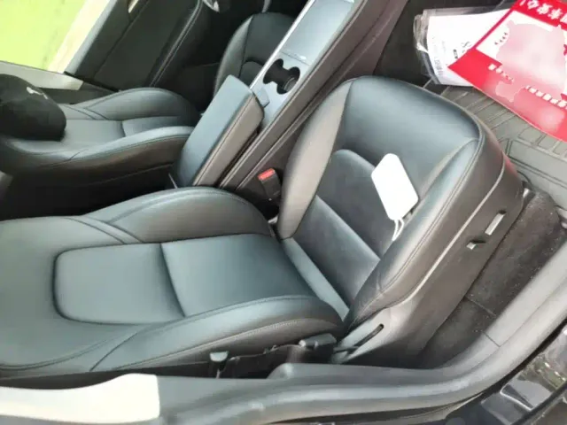 Tesla Model Y — Фото автомобиля 24