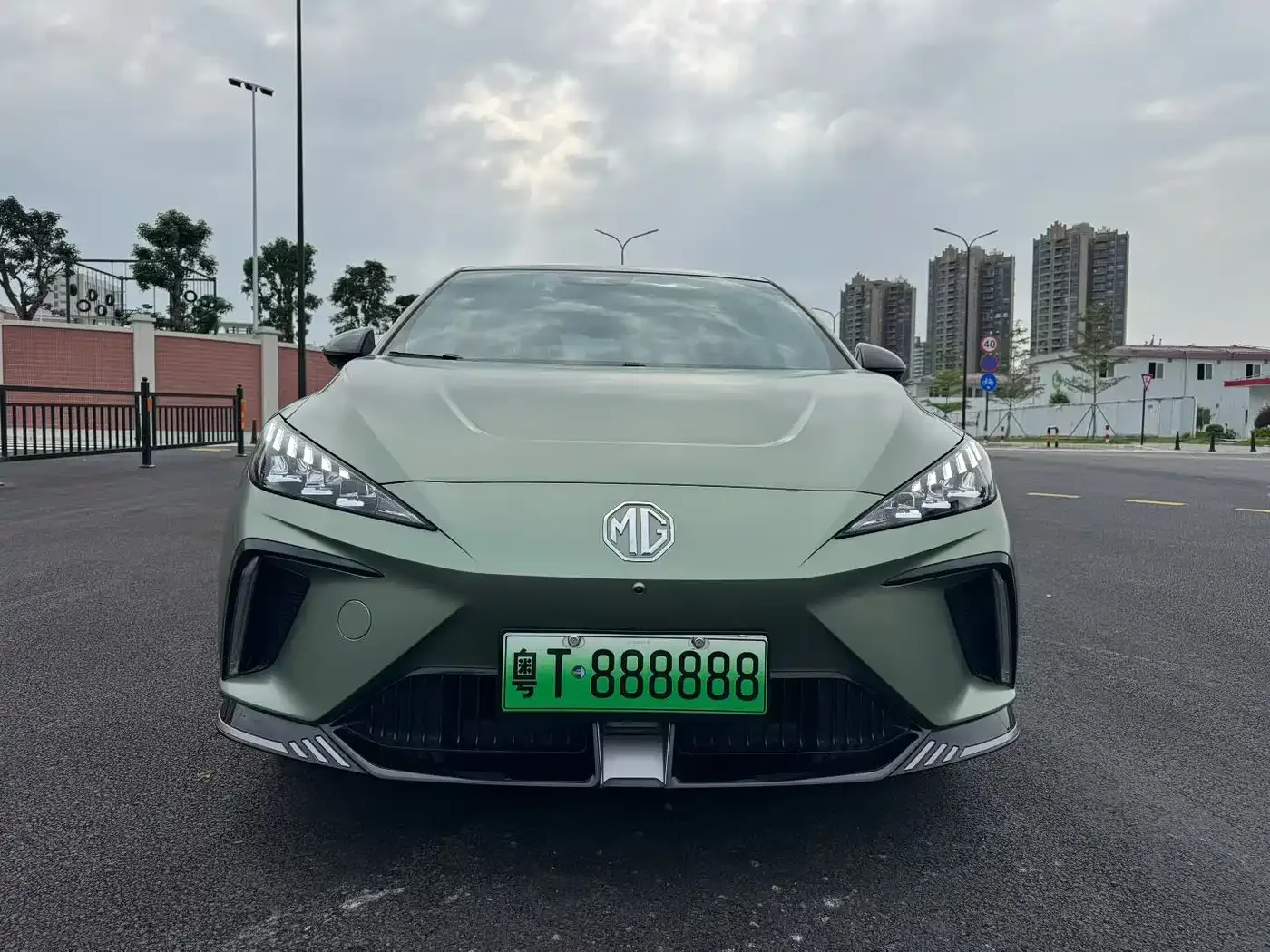 MG MG4 EV 2022 520km Flagship — Фото автомобиля 2