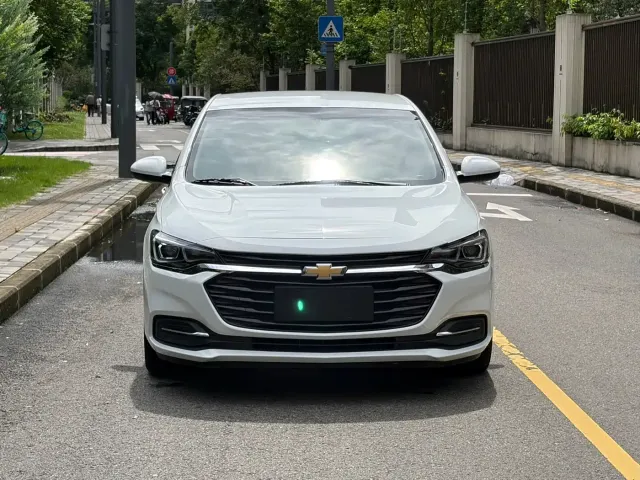 Chevrolet Monza — Фото автомобиля 2