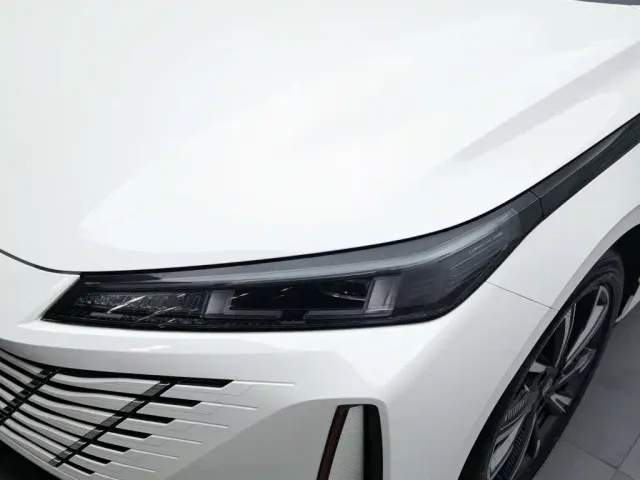 Changan Eado — Фото автомобиля 7