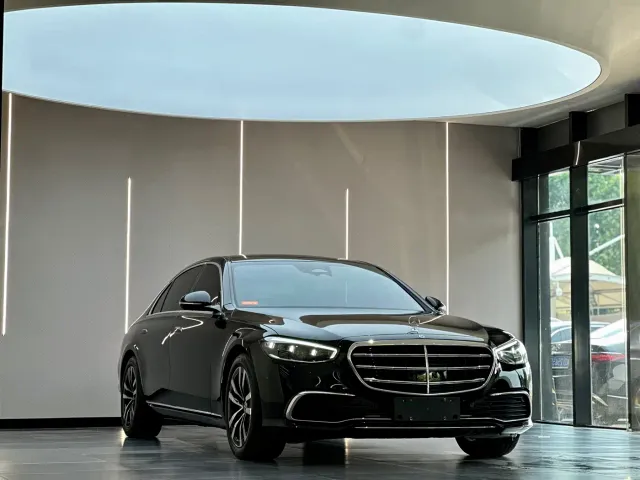 Mercedes-Benz S-Class — Фото автомобиля 3