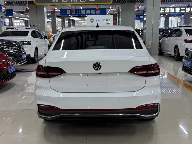 Volkswagen Lavida — Фото автомобиля 5