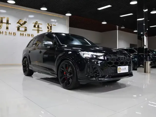 Audi SQ7 — Фото автомобиля 3