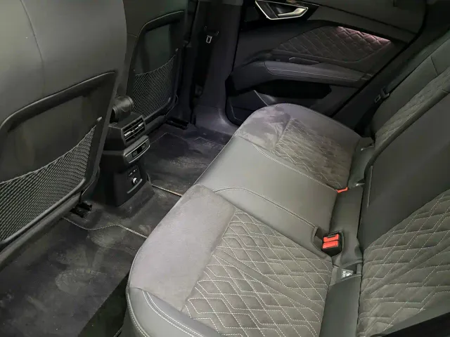 Audi Q4 e-tron — Фото автомобиля 6