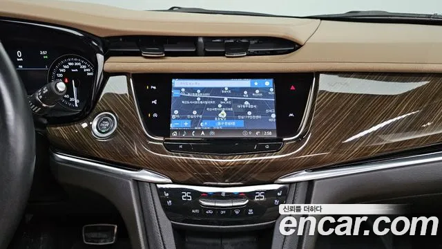 Cadillac XT6 — Фото автомобиля 14