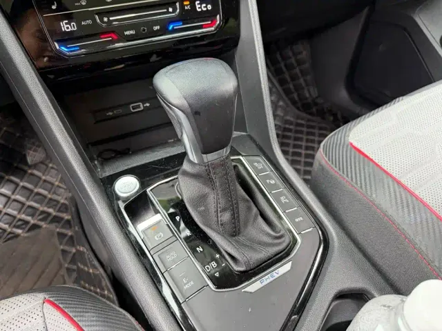 Volkswagen Tiguan L PHEV — Фото автомобиля 9
