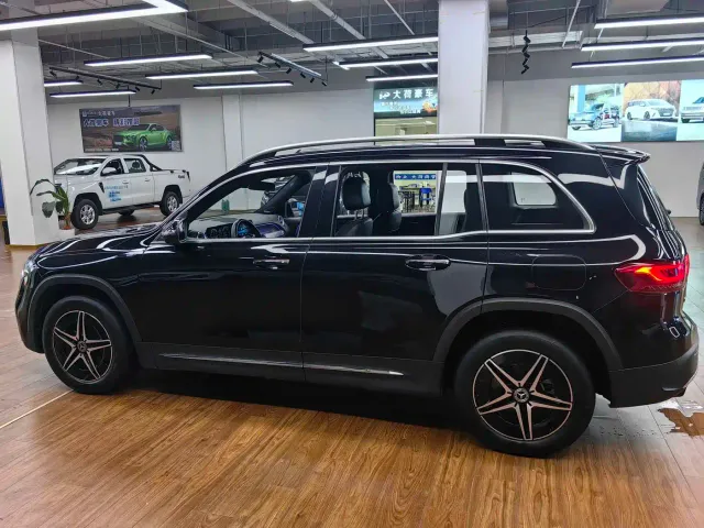 Mercedes-Benz EQB — Фото автомобиля 7