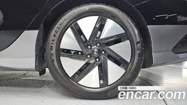 Hyundai Ioniq 6 — Фото автомобиля 5