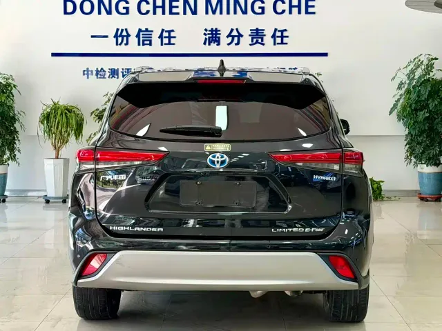 Toyota Highlander — Фото автомобиля 23
