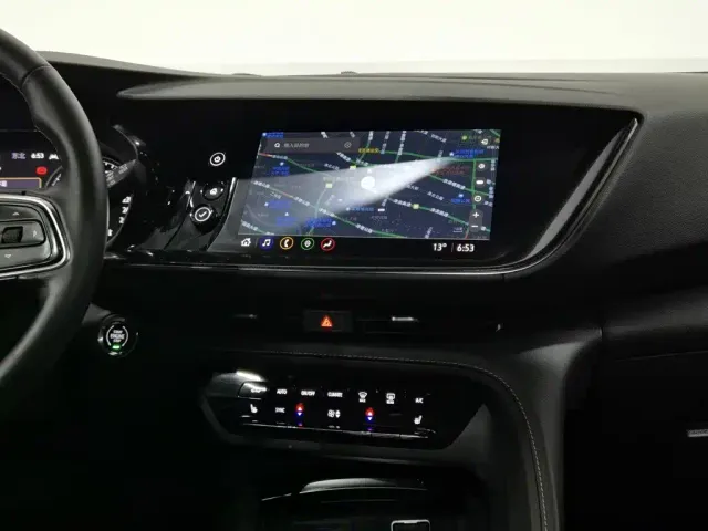 Buick Envision Plus — Фото автомобиля 12