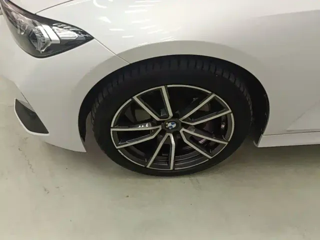 BMW 3 Series — Фото автомобиля 22
